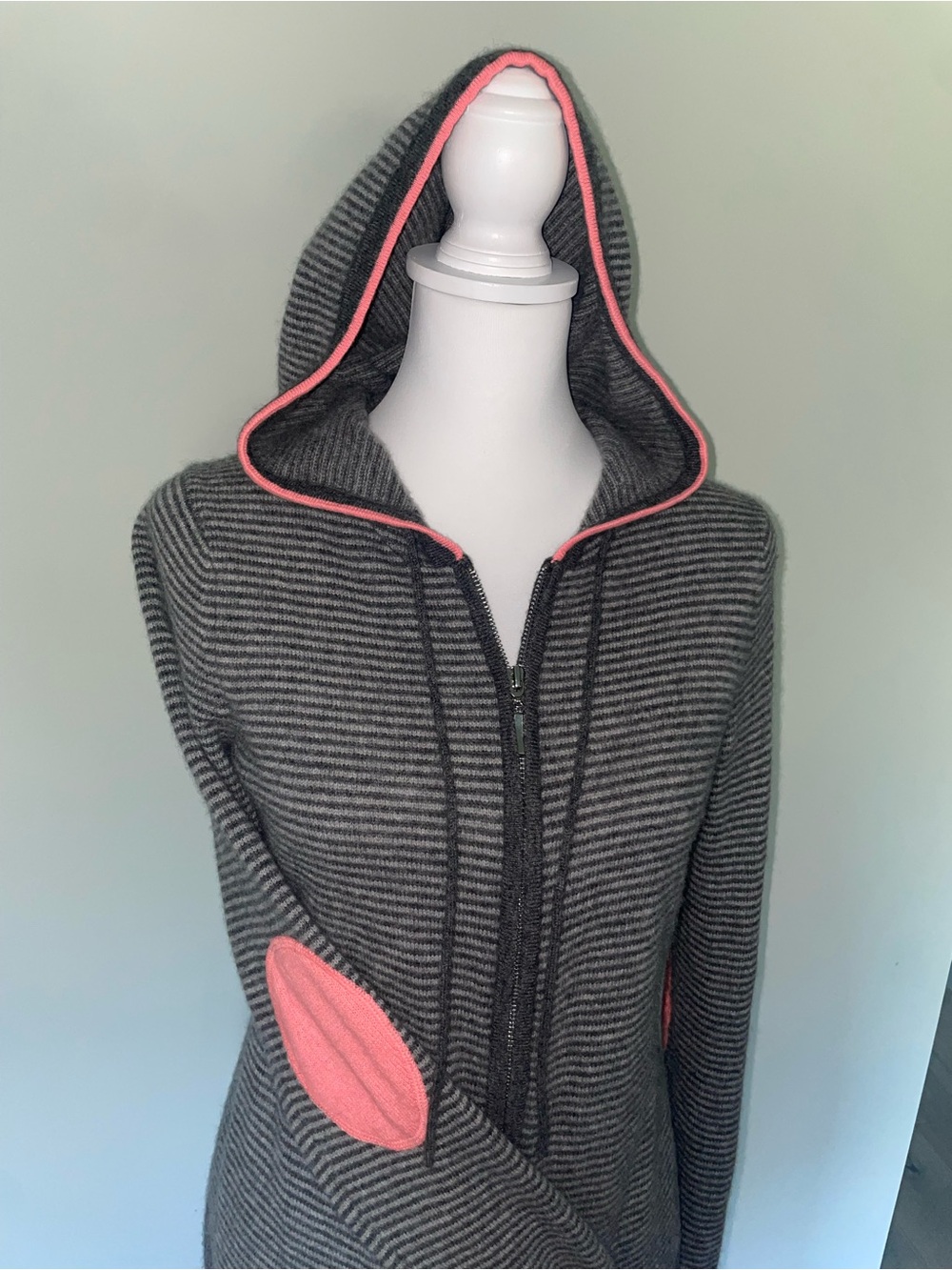 Peck&Peck Cashmere Hoodie Gray Stripe with Coral Trim Size Small